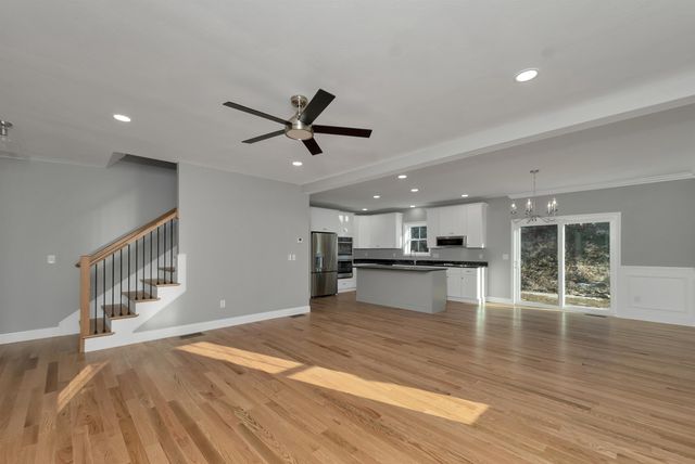 12 Shelburne Lane, Concord, NH 03301