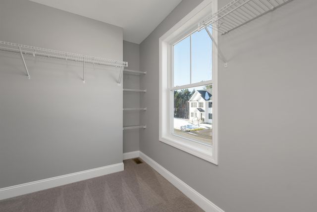 12 Shelburne Lane, Concord, NH 03301