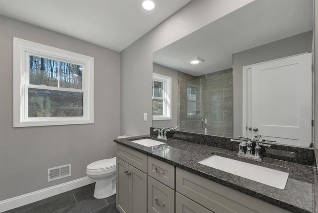 12 Shelburne Lane, Concord, NH 03301