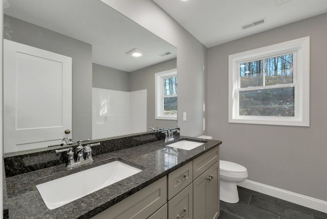 12 Shelburne Lane, Concord, NH 03301