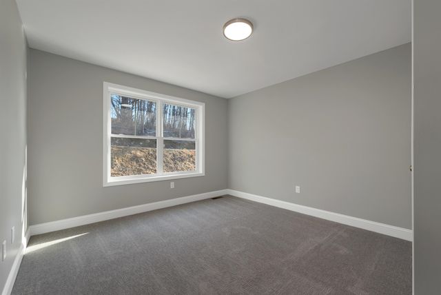 12 Shelburne Lane, Concord, NH 03301