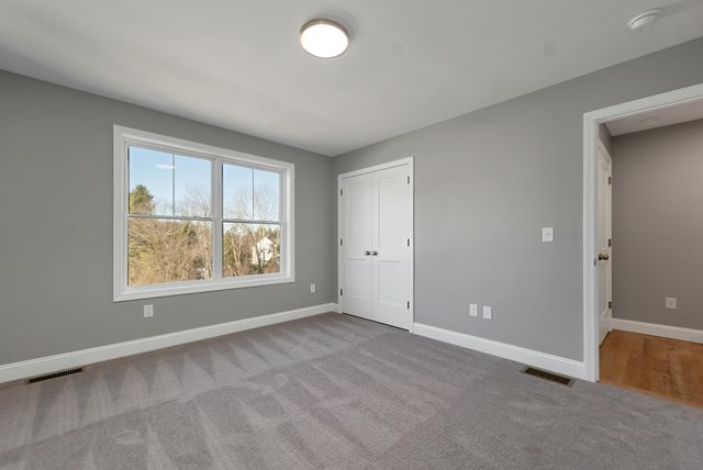 12 Shelburne Lane, Concord, NH 03301