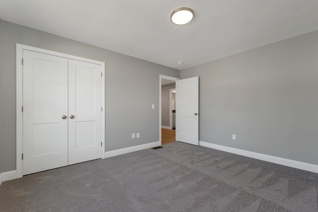 12 Shelburne Lane, Concord, NH 03301