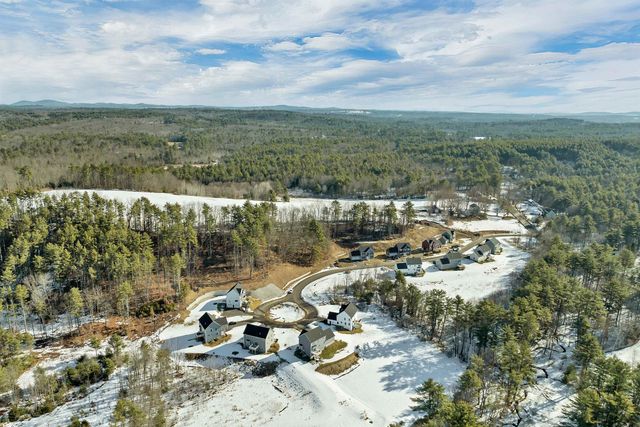 12 Shelburne Lane, Concord, NH 03301