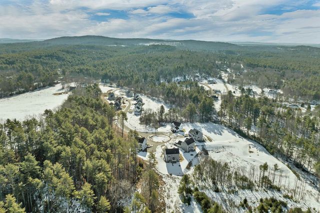 12 Shelburne Lane, Concord, NH 03301