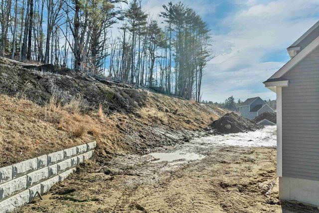 12 Shelburne Lane, Concord, NH 03301