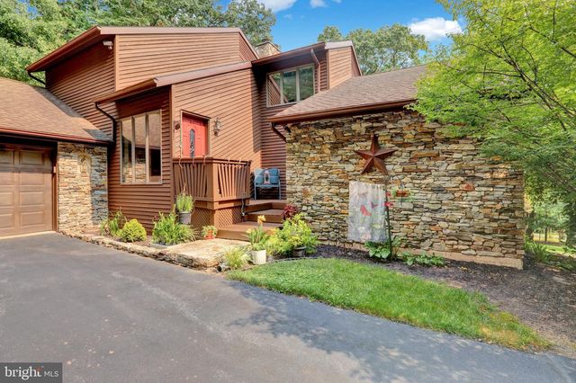 814 HOLLY LN, Lebanon, PA 17042