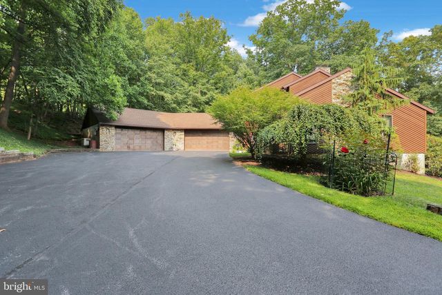 814 HOLLY LN, Lebanon, PA 17042