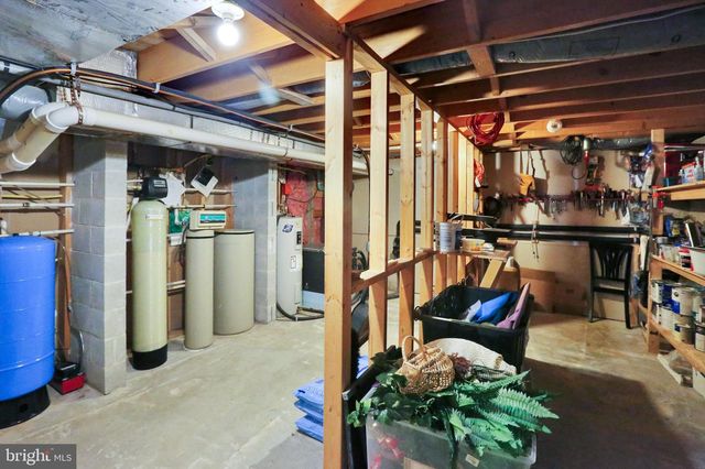 814 HOLLY LN, Lebanon, PA 17042