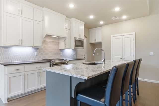 4525 S Ivy Avenue, Sand Springs, OK 74063