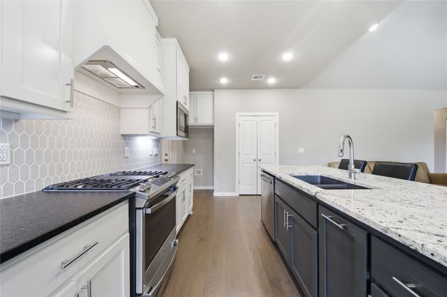 4525 S Ivy Avenue, Sand Springs, OK 74063