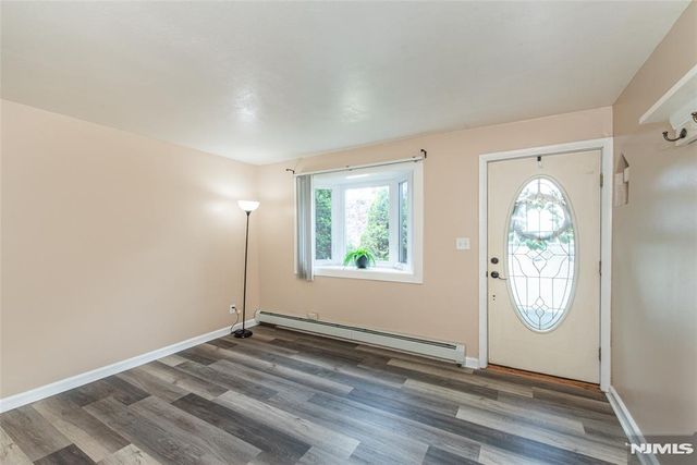 7 Hobart Place, Clifton, NJ 07011