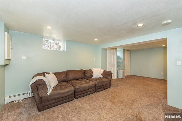 7 Hobart Place, Clifton, NJ 07011