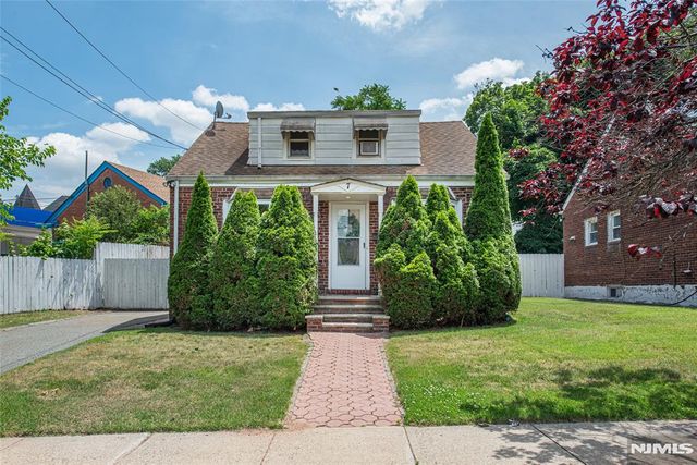 7 Hobart Place, Clifton, NJ 07011