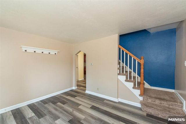 7 Hobart Place, Clifton, NJ 07011