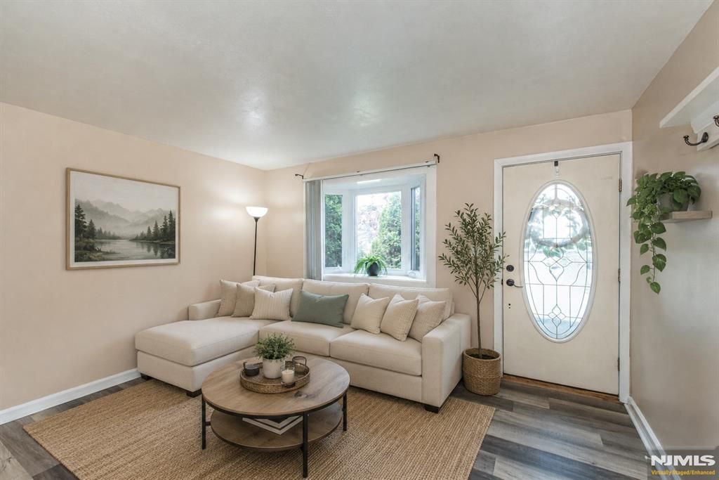 7 Hobart Place, Clifton, NJ 07011