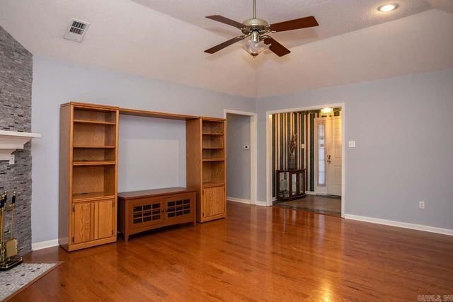 1321 Faircove Loop, North Little Rock, AR 72116