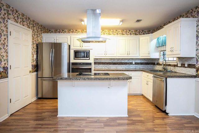 1321 Faircove Loop, North Little Rock, AR 72116