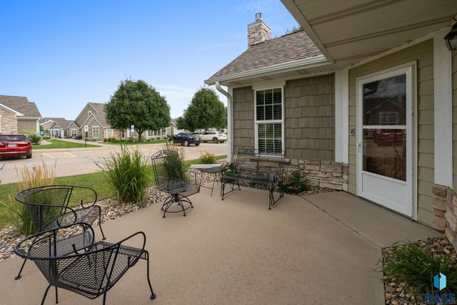 5511 E Eastbridge Pl Place, Sioux Falls, SD 57110