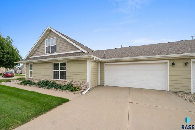 5511 E Eastbridge Pl Place, Sioux Falls, SD 57110