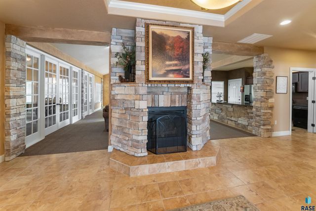 5511 E Eastbridge Pl Place, Sioux Falls, SD 57110