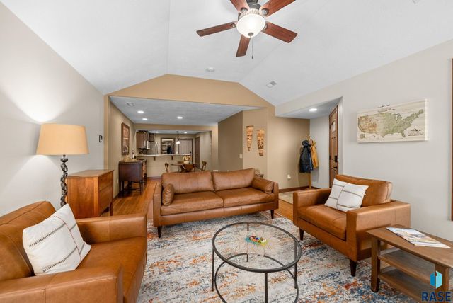 5511 E Eastbridge Pl Place, Sioux Falls, SD 57110