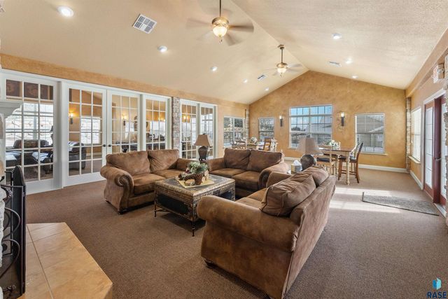 5511 E Eastbridge Pl Place, Sioux Falls, SD 57110