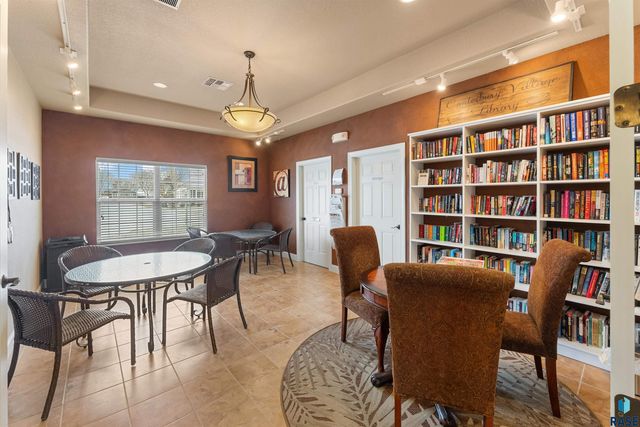 5511 E Eastbridge Pl Place, Sioux Falls, SD 57110