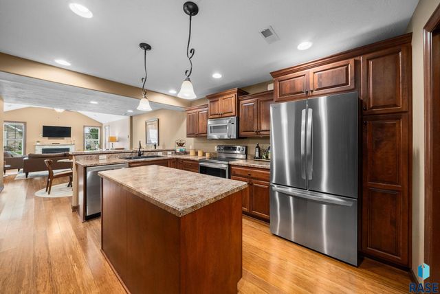 5511 E Eastbridge Pl Place, Sioux Falls, SD 57110