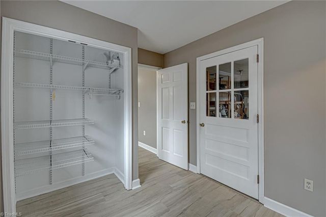 1290 Jonestown Road, Winston-salem, NC 27103