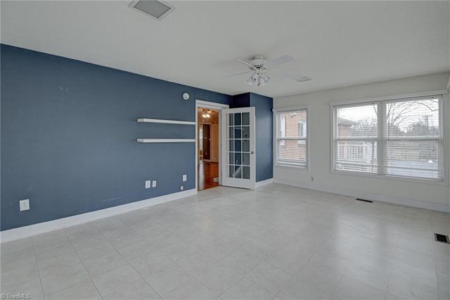 1290 Jonestown Road, Winston-salem, NC 27103