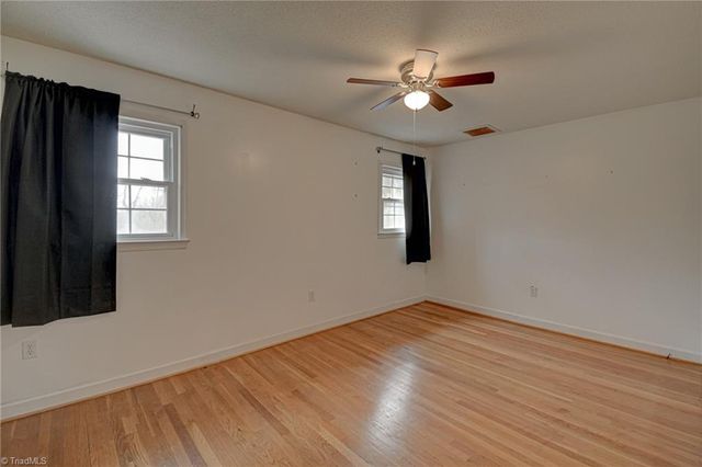 1290 Jonestown Road, Winston-salem, NC 27103