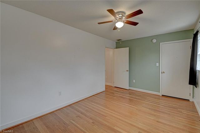 1290 Jonestown Road, Winston-salem, NC 27103