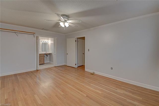 1290 Jonestown Road, Winston-salem, NC 27103