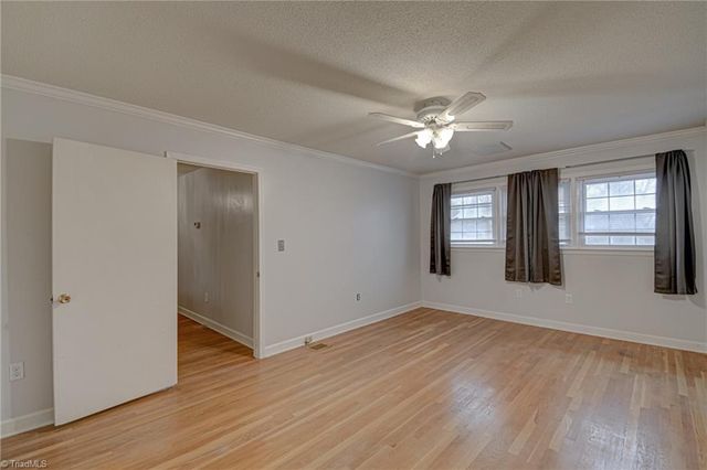 1290 Jonestown Road, Winston-salem, NC 27103