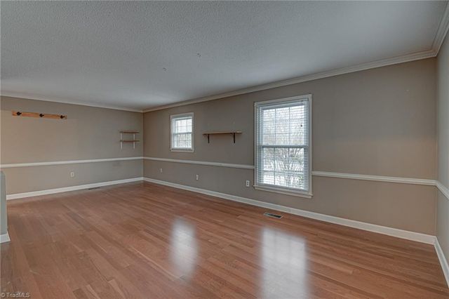 1290 Jonestown Road, Winston-salem, NC 27103