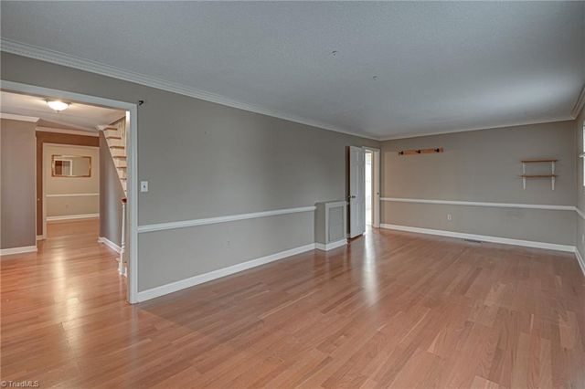 1290 Jonestown Road, Winston-salem, NC 27103