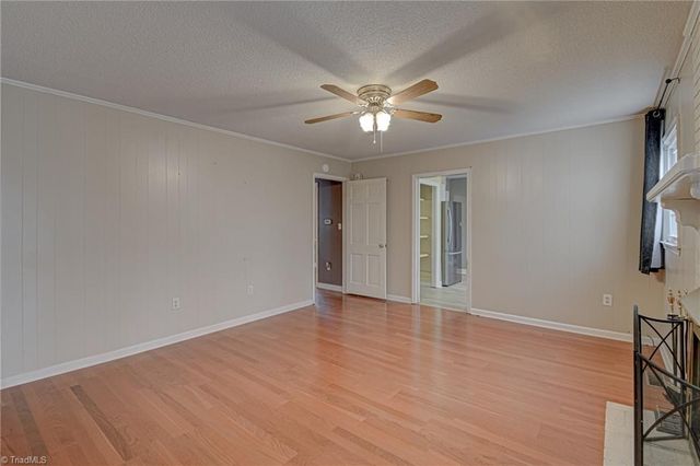 1290 Jonestown Road, Winston-salem, NC 27103