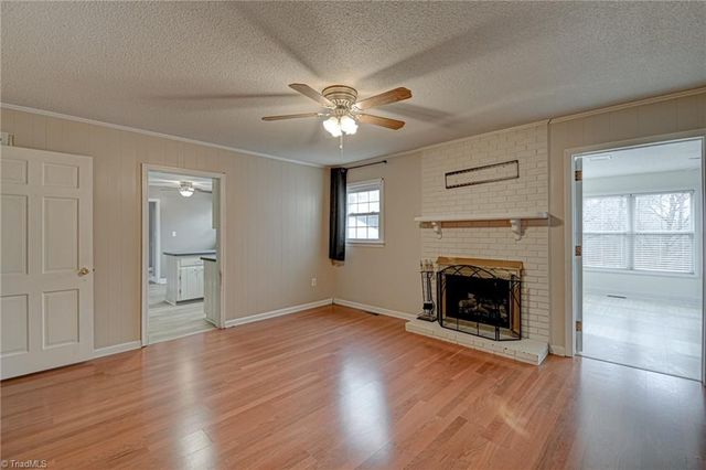 1290 Jonestown Road, Winston-salem, NC 27103