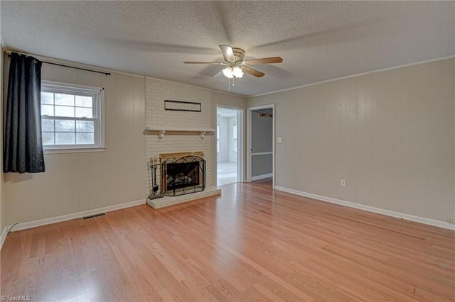 1290 Jonestown Road, Winston-salem, NC 27103