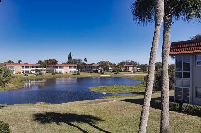 53 Woodland Drive 207, Vero Beach, FL 32962