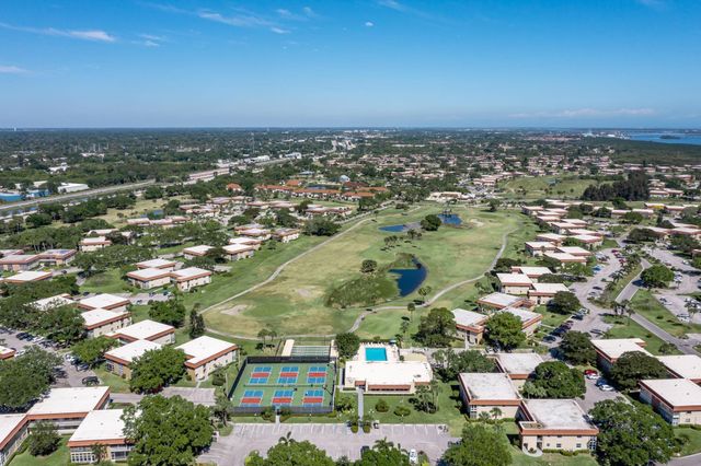 53 Woodland Drive 207, Vero Beach, FL 32962