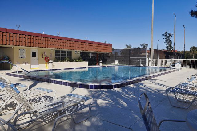 53 Woodland Drive 207, Vero Beach, FL 32962