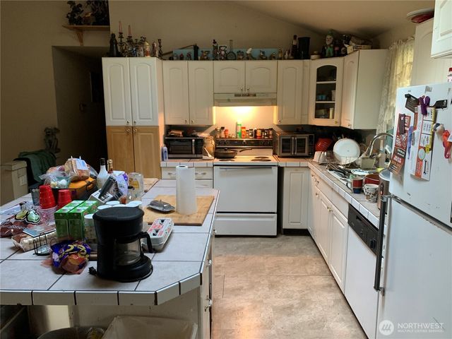 20 E Squirrel Tree Court, Shelton, WA 98584