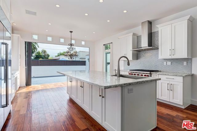 7270 Waring Avenue, Los Angeles, CA 90046