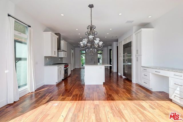 7270 Waring Avenue, Los Angeles, CA 90046