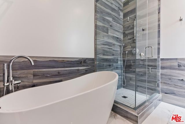 7270 Waring Avenue, Los Angeles, CA 90046