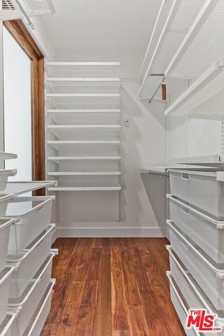 7270 Waring Avenue, Los Angeles, CA 90046