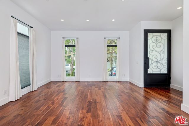 7270 Waring Avenue, Los Angeles, CA 90046