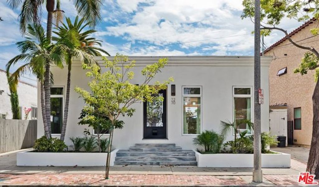 7270 Waring Avenue, Los Angeles, CA 90046